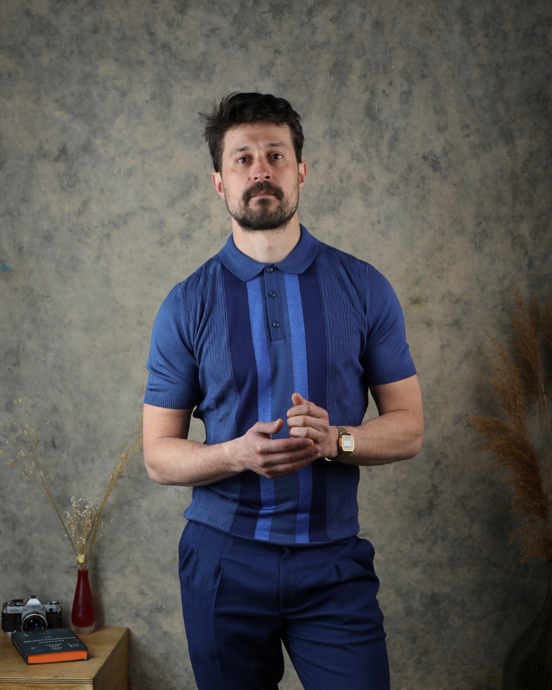 Поло тениска в синьо с тъмносини детайли