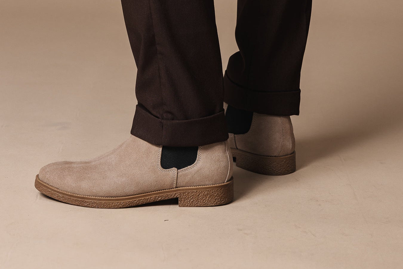 Бежови боти от естествен велур