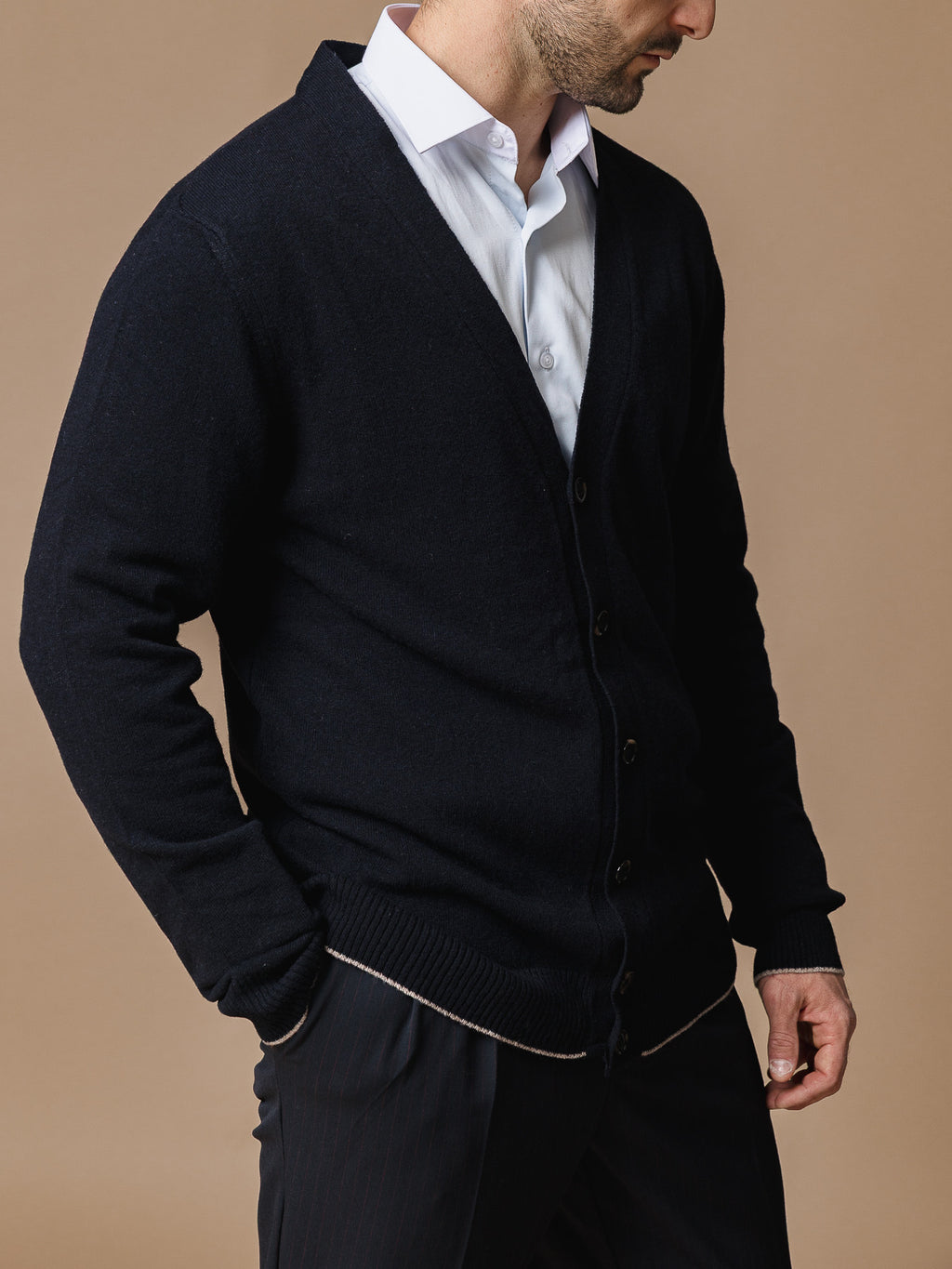 Тъмносиня вълнена жилетка