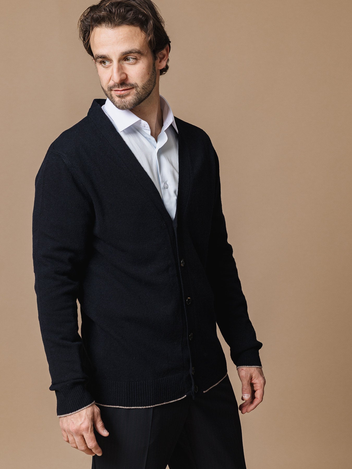 Тъмносиня вълнена жилетка