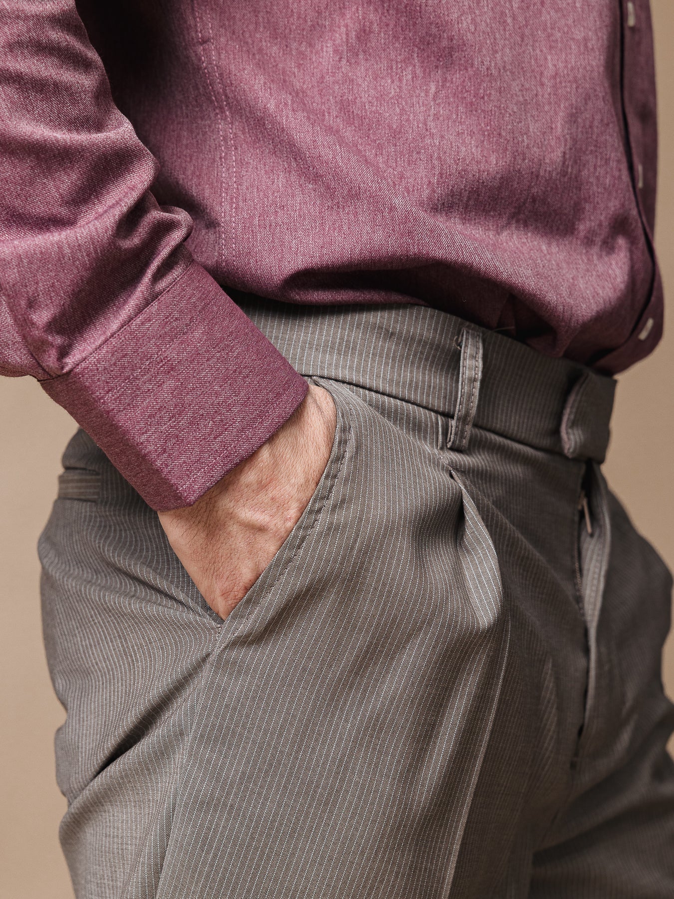 Бежов раиран панталон