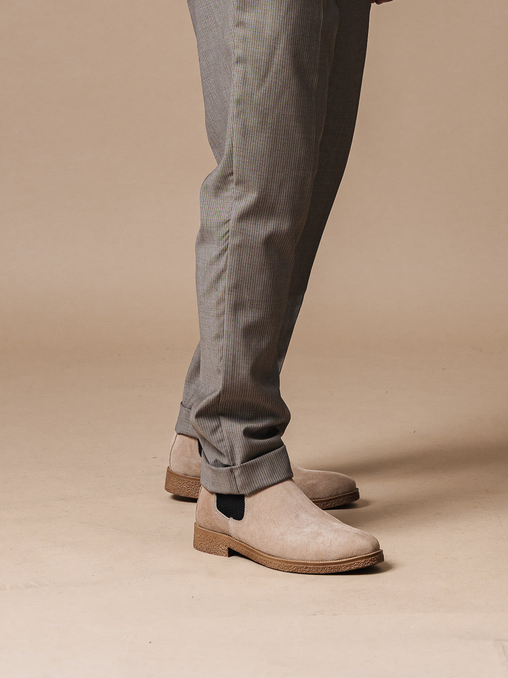 Бежов раиран панталон