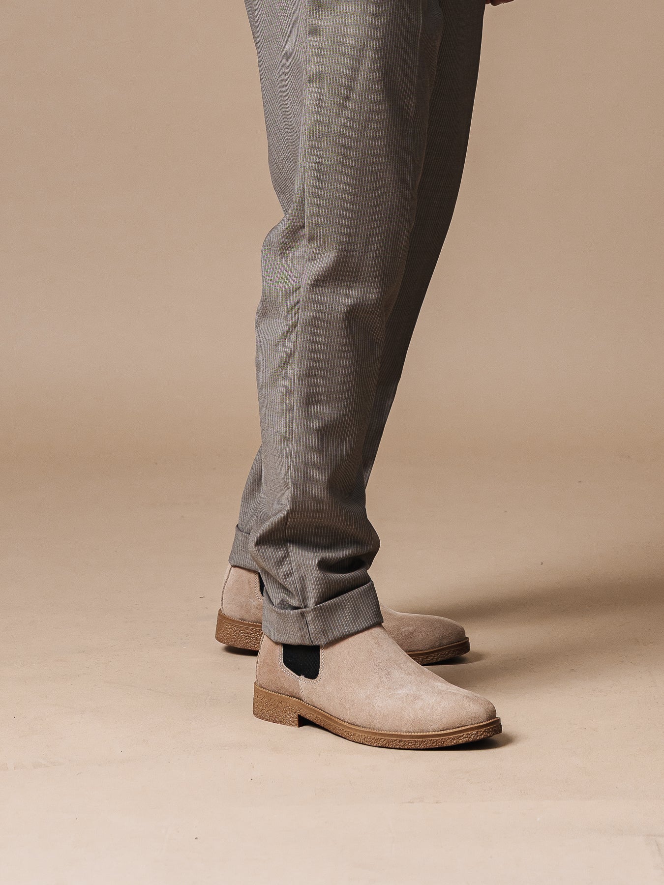 Бежов раиран панталон