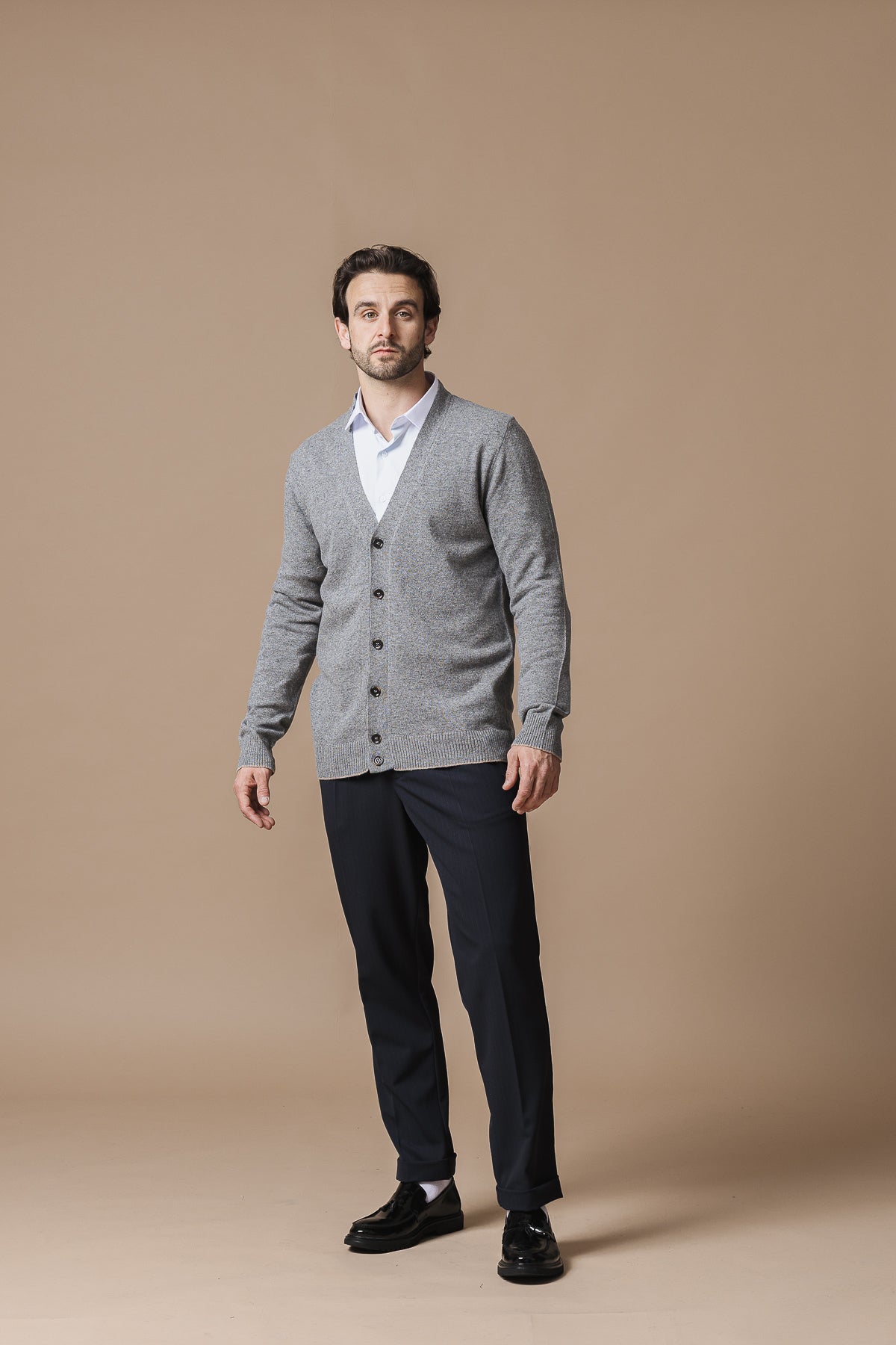 Сива вълнена жилетка