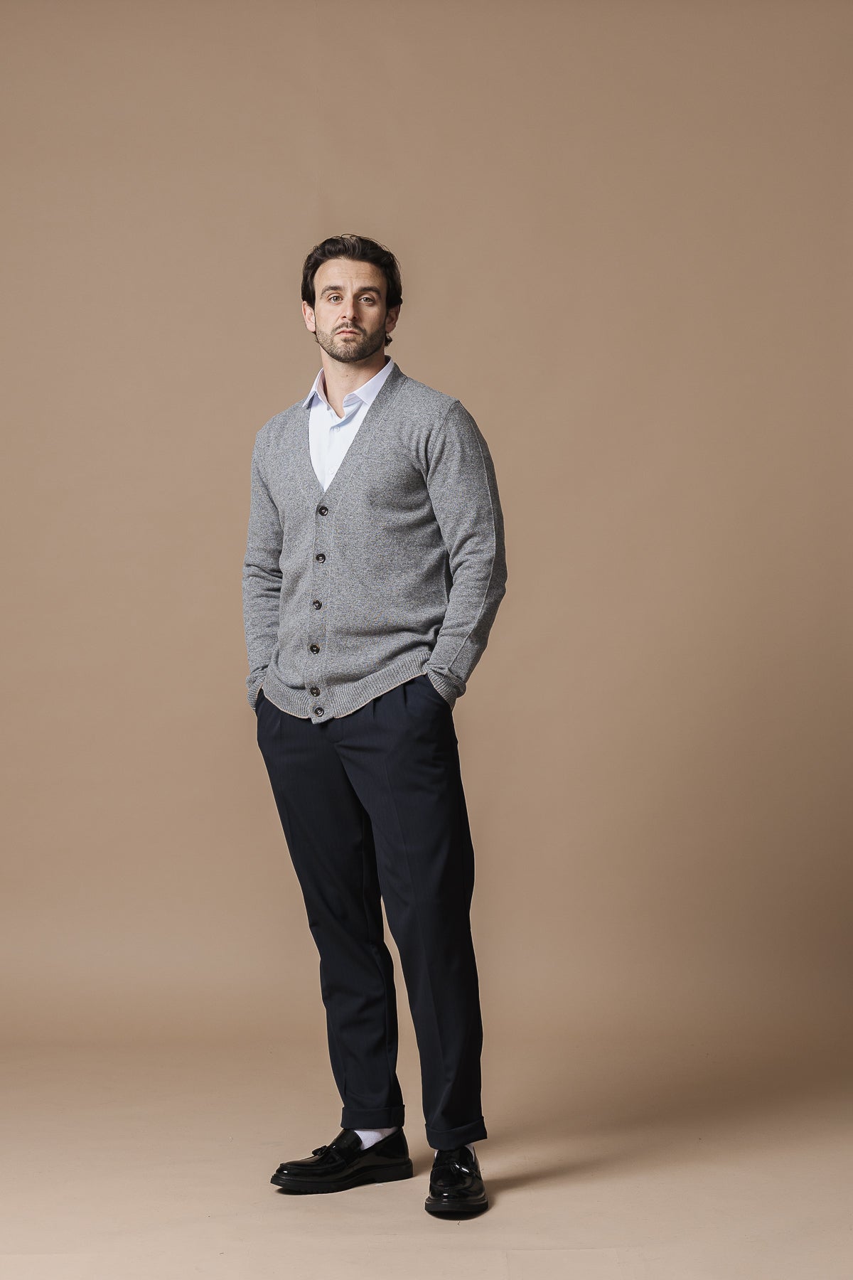 Сива вълнена жилетка