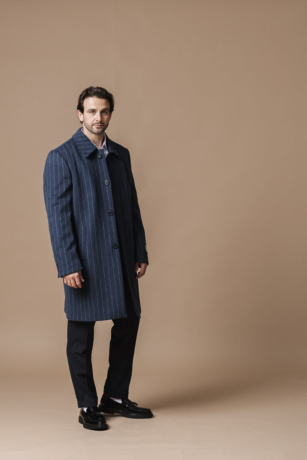 Синьо раирано палто